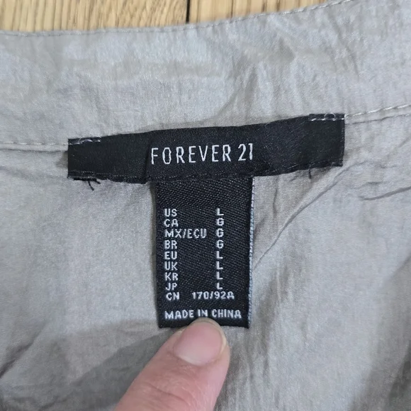 Forever 21 Gray Halographic Sleeveless Cargo Jumpsuit Size Large - Picture 3 of 16